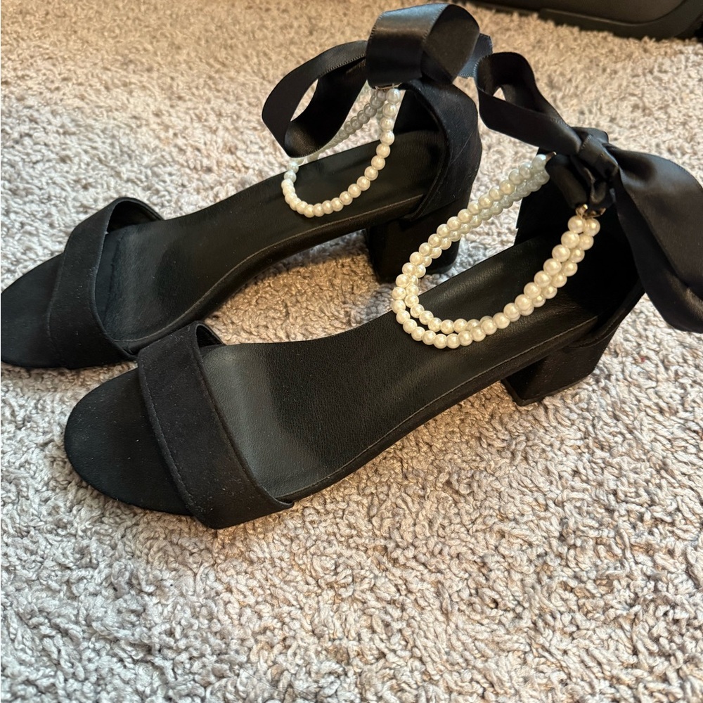 Elegant Black Women's Heels with Pearl Detail